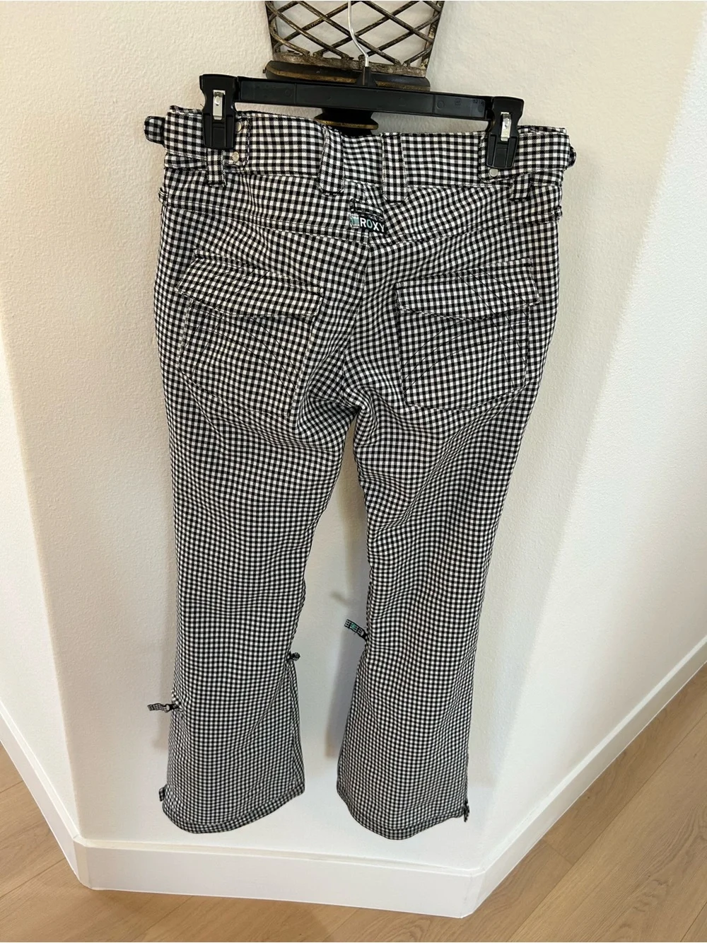 Unisex Roxy 5000 Special Edition Black and White Snow Pants. Sz XS